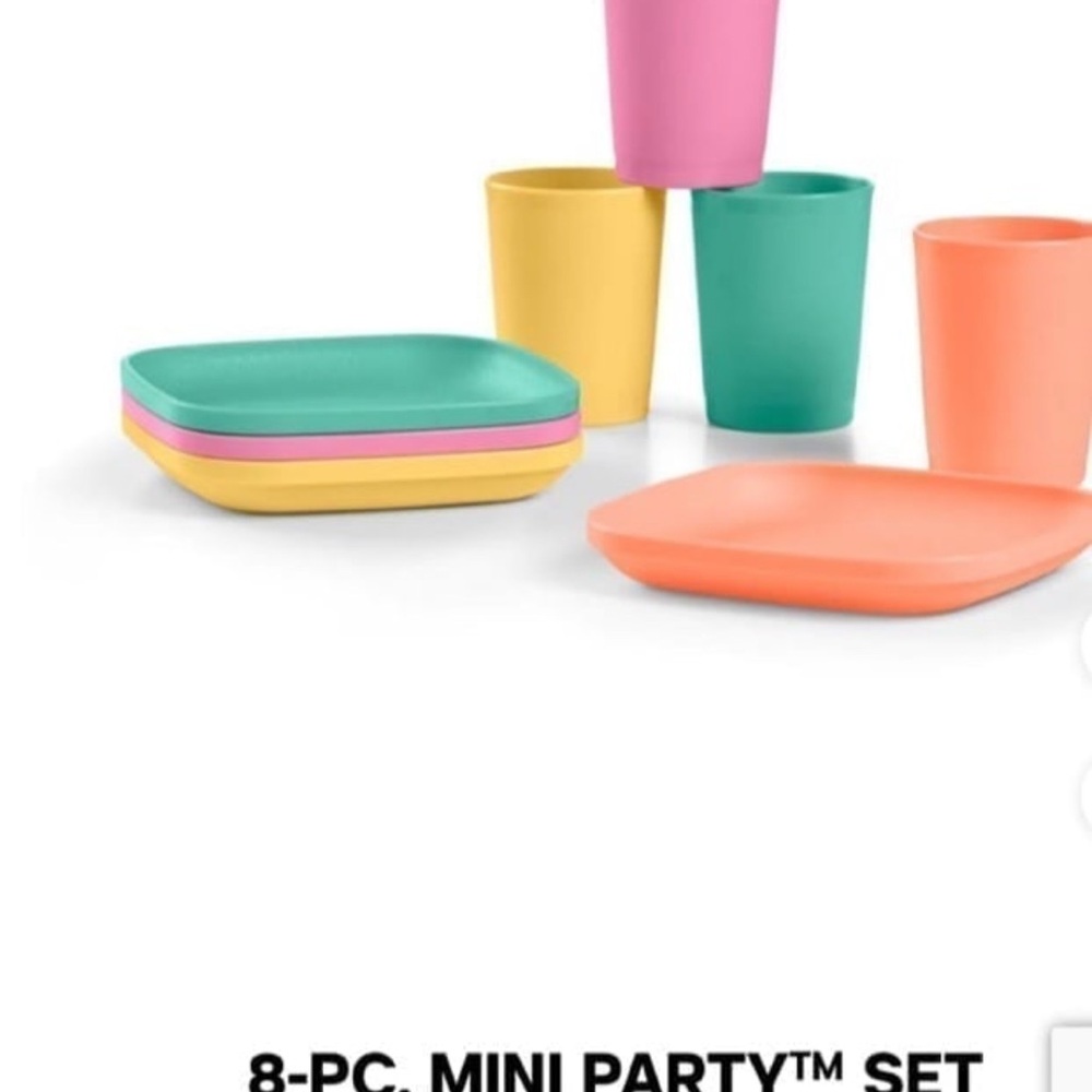Tupperware Pink and Yellow Action Figures Playset